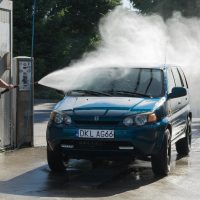 Painepesurilla auton pesu sujuu nopeasti ja vaivattomasti